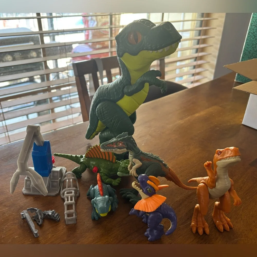 Jurassic World Dinosaurs Dino Figures Random Dinosaur Toy Lot Imaginext  & Parts